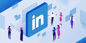 Groupe de professionnels en formation LinkedIn discutant des stratégies.