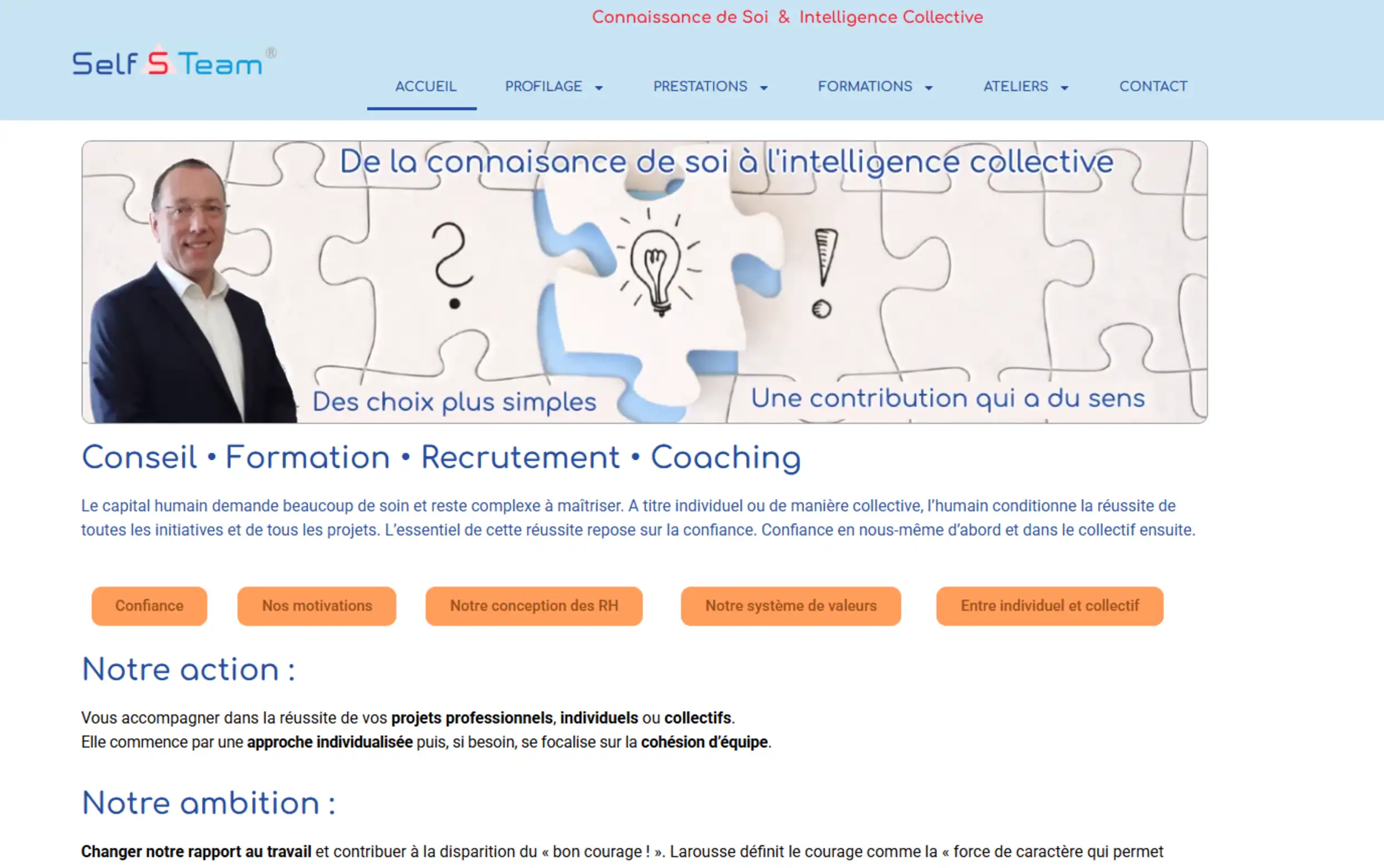Illustration d'une équipe Self S Team avec des pièces de puzzle et une ampoule, symbolisant la confi.
