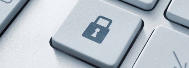 Bouton de verrouillage de sécurité sur clavier d'ordinateur.